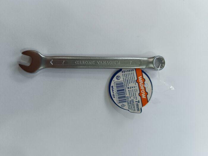 حک سایز ۷ و CHROME VANADIUM روی بدنه آچار وادفو مدل WSA1107